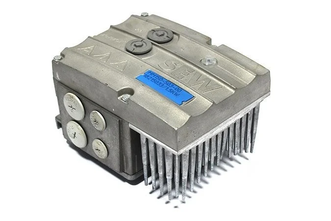 SEW-Eurodrive 18215033 – MM15D-503-00 Sürücüler ve Hareket Kontrolü
